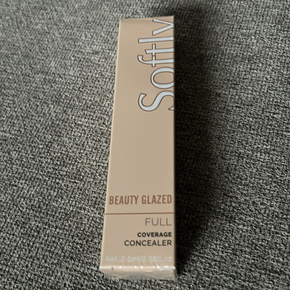 Beauty Glazed Concealer NWT - Picture 2 of 4